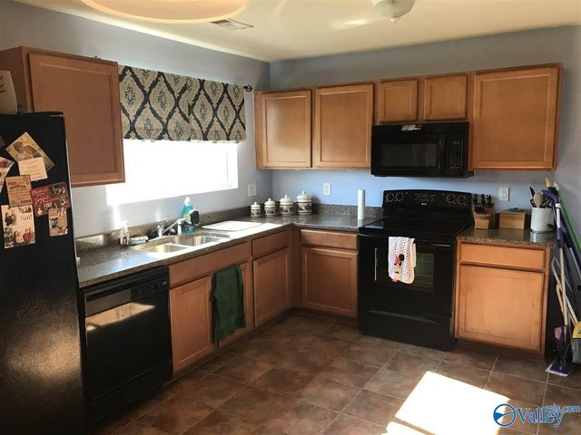 133 Belle Haven Dr, Owens Cross Roads, AL 35763