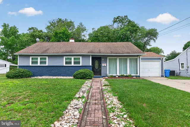 102 Ramble Rd, Cherry Hill, NJ 08034