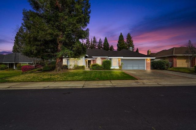 2405 Valley Forge Way, Roseville, CA 95661