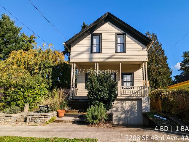 2208 SE 43rd Ave #A, Portland, OR 97215