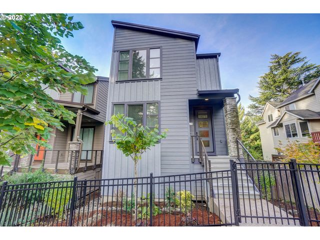 548 SW Chinook Ter, Portland, OR 97225