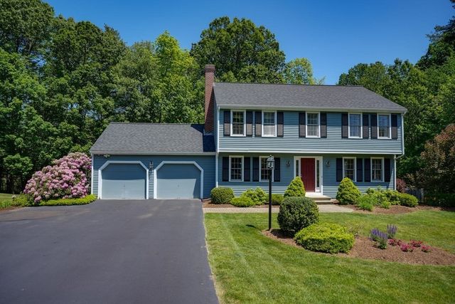 40 Carriage Hill Rd, Northborough, MA 01532