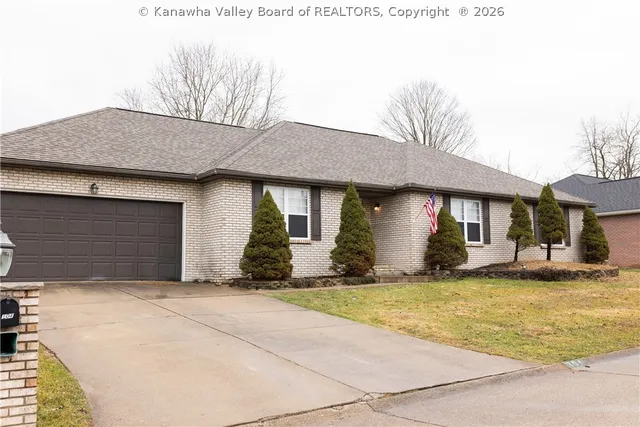104 Mulberry Dr, Hurricane, WV 25526