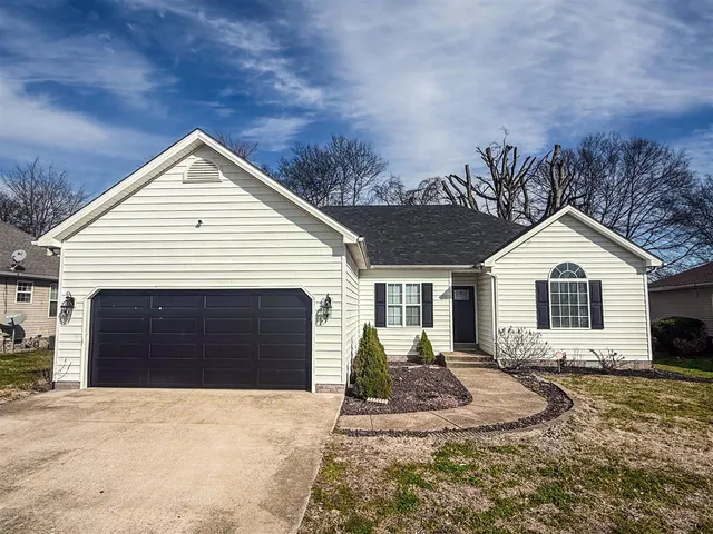 1424 Trillium Ln, Bowling Green, KY 42104