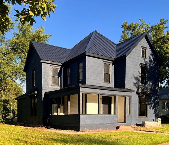 431 Peck St, Brookfield, MO 64628