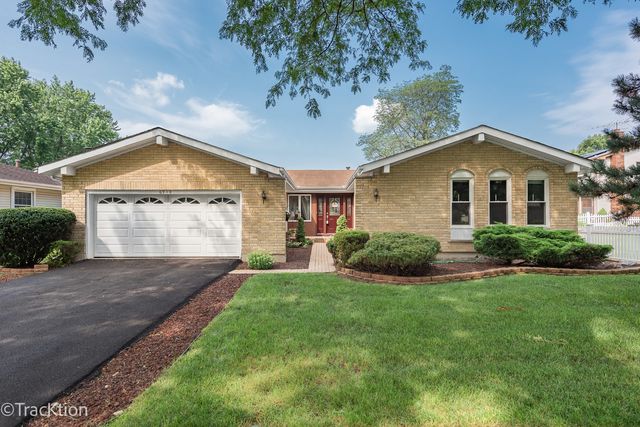 6910 Creekside Rd, Downers Grove, IL 60516