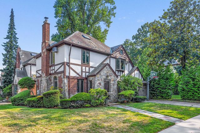 87-02 Chevy Chase St, Jamaica, NY 11432