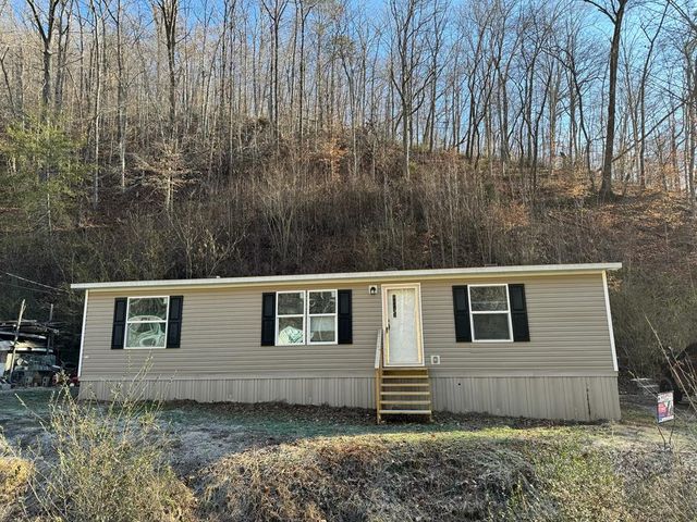 139 Honey Fork Rd, Phyllis, KY 41554