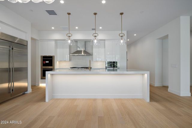37200 N  Cave Creek Rd #1111, Scottsdale, AZ 85262