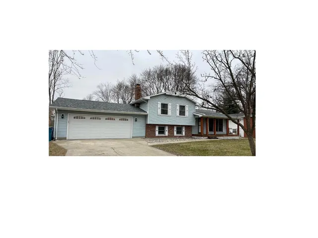 377 Henry Dr, Knox, IN 46534