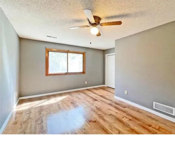 4463 Cinnamon Ridge Cir #1, Saint Paul, MN 55122
