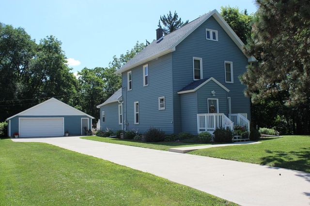 115 Long Coulee Rd, Holmen, WI 54636