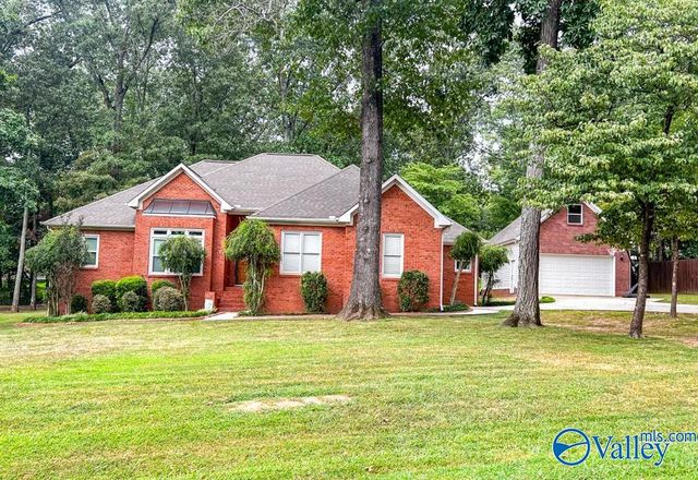 136 Forest Home Dr, Trinity, AL 35673