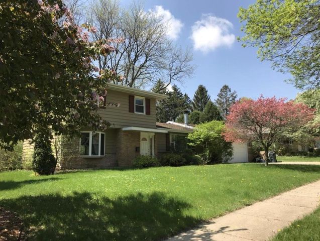 6005 Piping Rock Rd, Madison, WI 53711