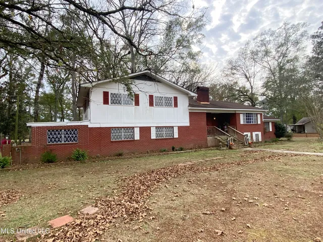 557 W  McPherson Dr, Monticello, MS 39654