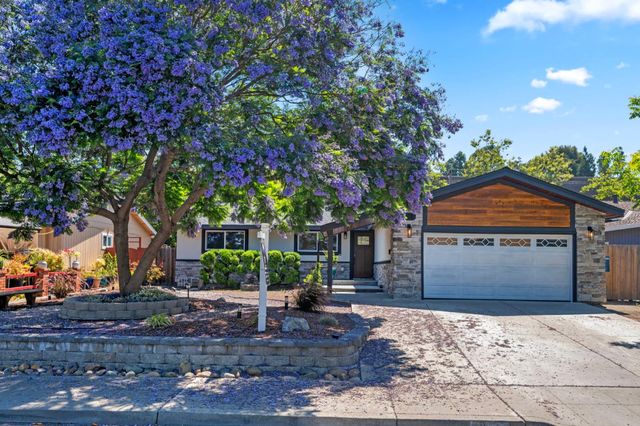 847 San Luppe Dr, Mountain View, CA 94043