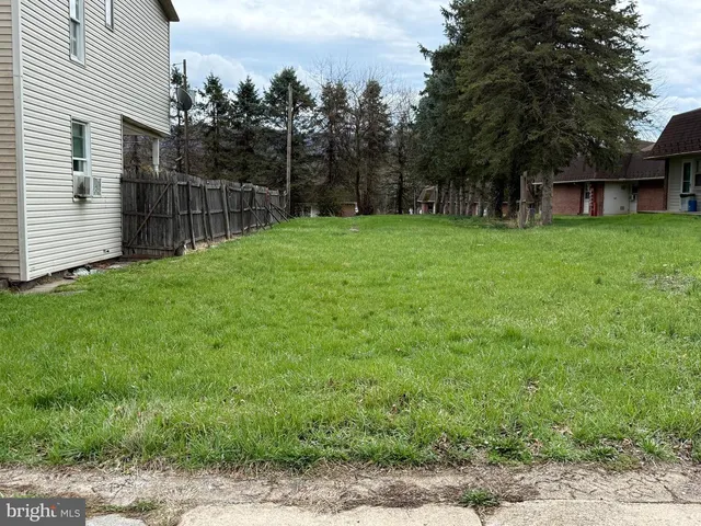 122 Chestnut St, Lewistown, PA 17044