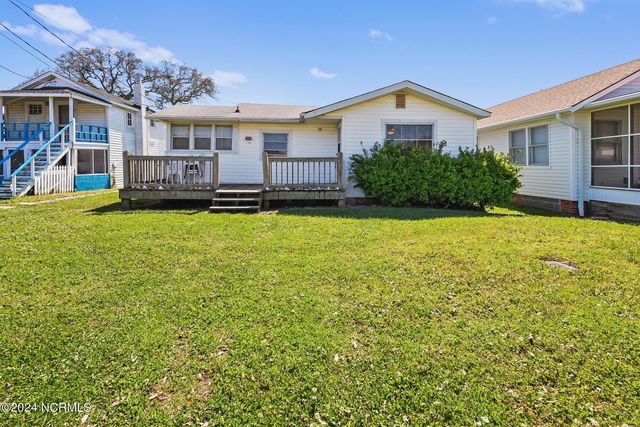 309 Cape Fear Boulevard, Carolina Beach, NC 28428