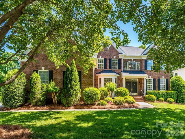 2172 Woodstream Rd, Harrisburg, NC 28075