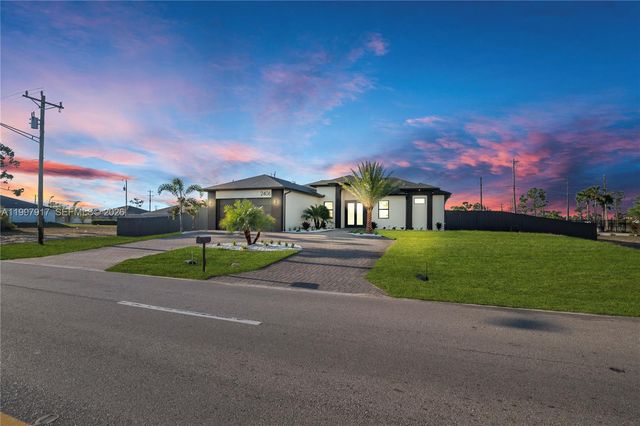 2406 Kismet Pkwy W, Cape Coral, FL 33993