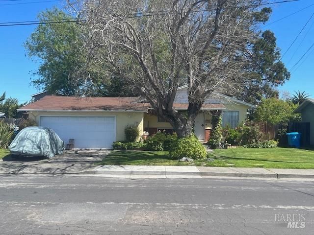 505 Murray Dr, Petaluma, CA 94954