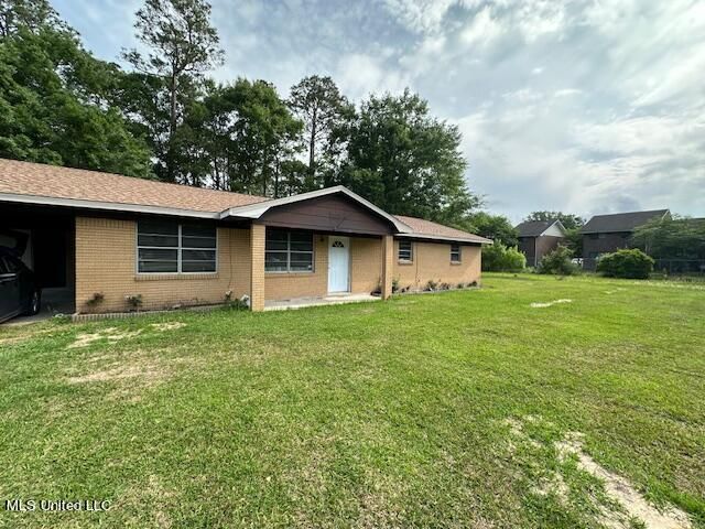 3813 Hill Ave, Moss Point, MS 39562