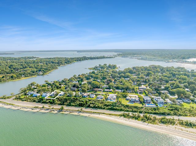 11 Cliff Dr, Sag Harbor, NY 11963