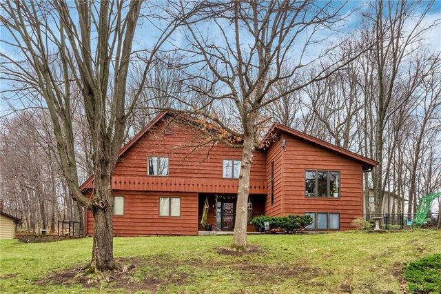 3729 Forest Heights Drive, Eau Claire, WI 54701