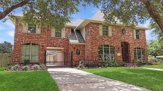 1302 Lake Grayson Drive, Katy, TX 77494