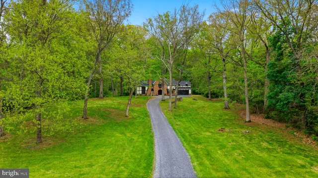 387 Weaver Ln, Martinsburg, WV 25403