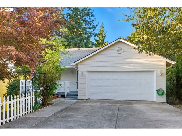 731 SE Forest Glen Rd, Estacada, OR 97023