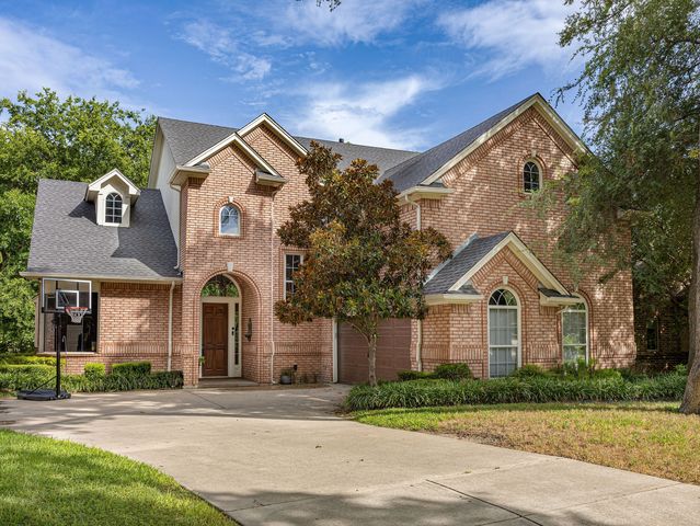 5832 Forest Bend Pl, Fort Worth, TX 76112