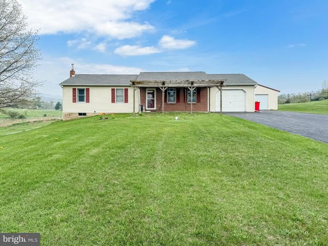 627 Grahams Woods Rd, Newville, PA 17241