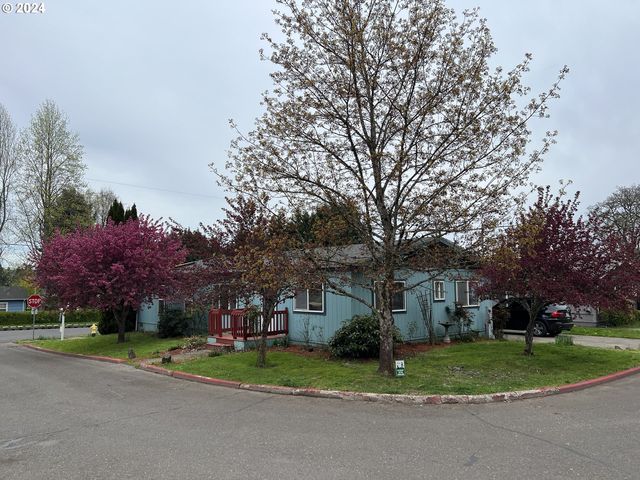 32025 NW Meadow Dr, North Plains, OR 97133