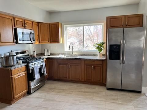 25 Curtin Ave #2, New Britain, CT 06053