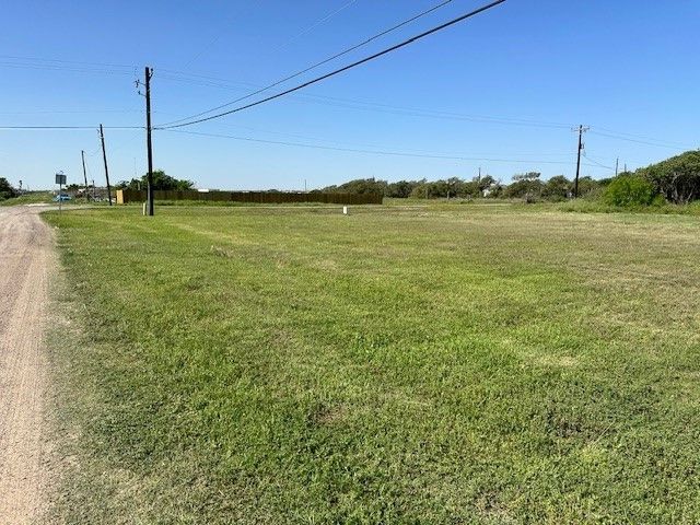 2023-2027 & 2031 Ruby Ave, Rockport, TX 78382