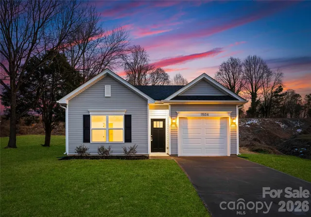 142 Hansard Dr, Charlotte, NC 28214