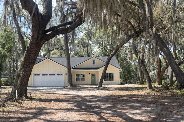 332 SE 3rd Ave, Melrose, FL 32666