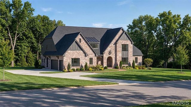 1 Scottsdale Manor Hl, Town And Country, MO 63131
