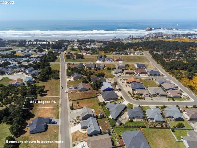 857 Rogers Pl, Bandon, OR 97411