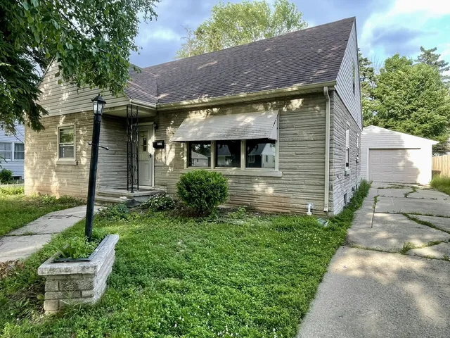 415 S  Matthew St, Kimberly, WI 54136