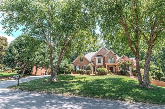 692 Oak Valley Blvd, Advance, NC 27006