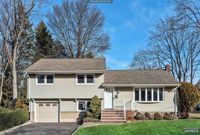 21 Demarest Ave, Closter, NJ 07624