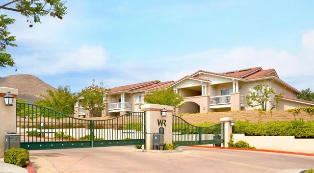 469 Country Club Dr #216, Simi Valley, CA 93065