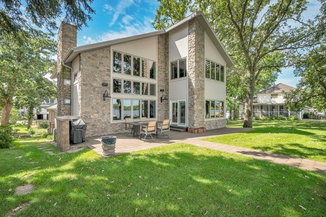 1012 Hill St, Milford, IA 51351