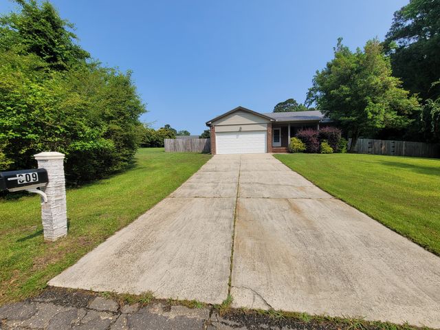 309 Sparrow Dr, Fayetteville, NC 28306