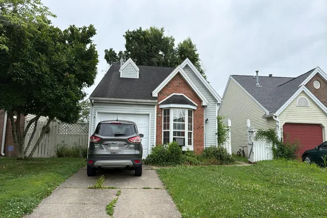 5727 Crossfield Dr, Evansville, IN 47715