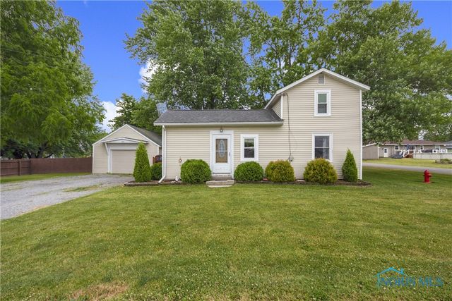309 W  Mulberry St, Stryker, OH 43557