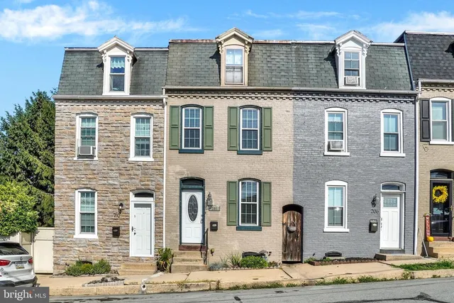 208 S  6th St, Columbia, PA 17512