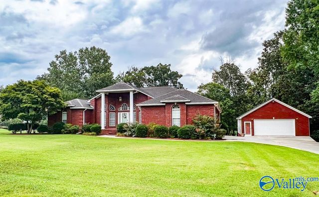 173 Forest Home Dr, Trinity, AL 35673
